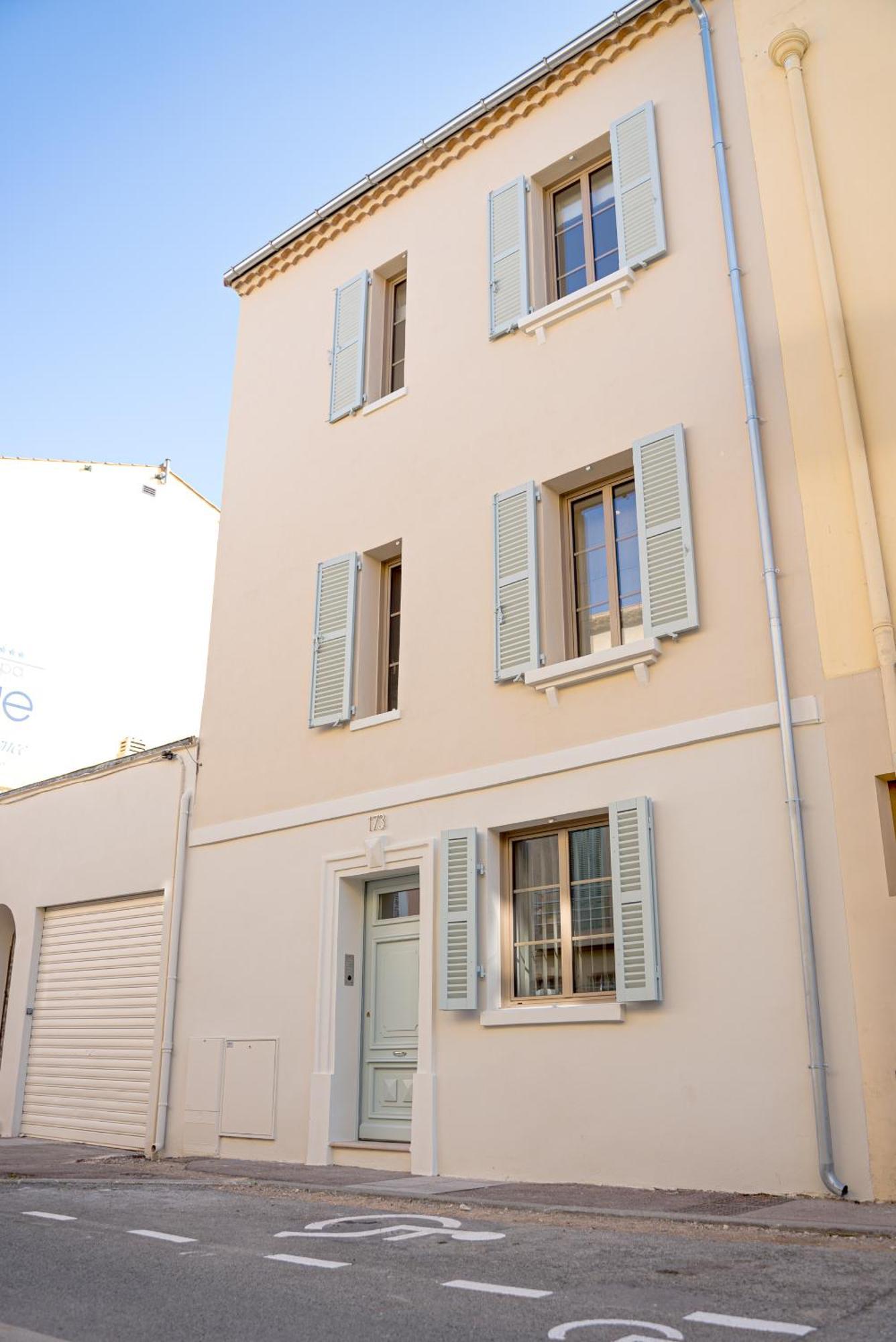 Studios Raffines Avec Terrasses - Plages, Ville Et Gare A Pied - Maison Raphael Saint-Raphael  Exterior photo