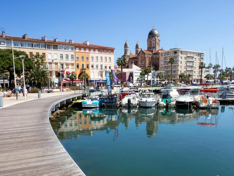 Studios Raffines Avec Terrasses - Plages, Ville Et Gare A Pied - Maison Raphael Saint-Raphael  Exterior photo